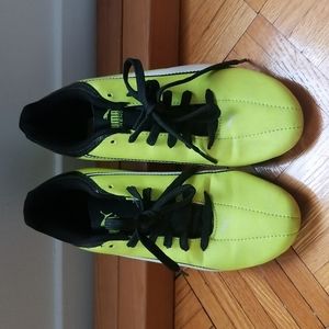 Puma Junior Kids Neon Green Soccer Cleats